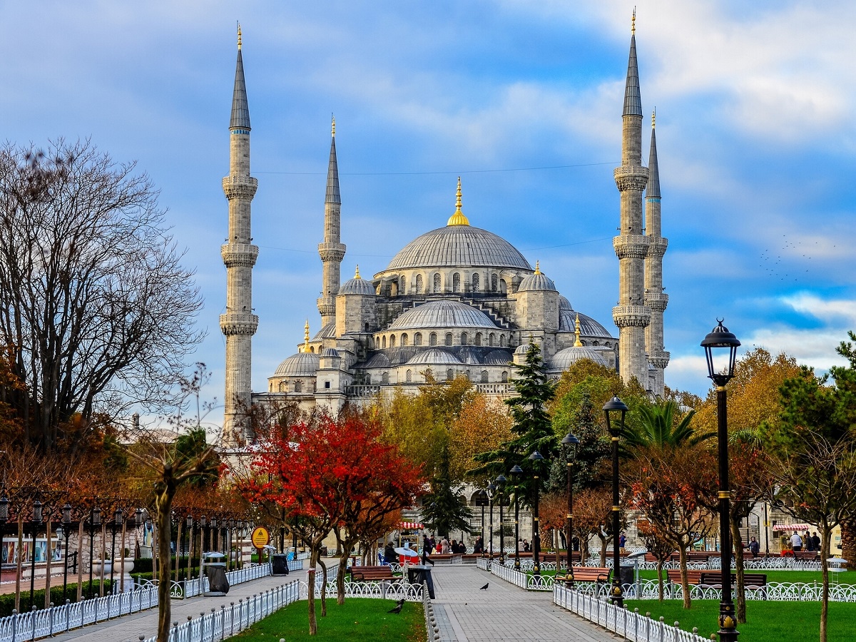 Istanbul on suosituin turisti kaupunki.